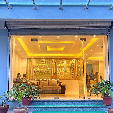Hotel Nilakantha Pvt. Ltd Катманду Экстерьер фото