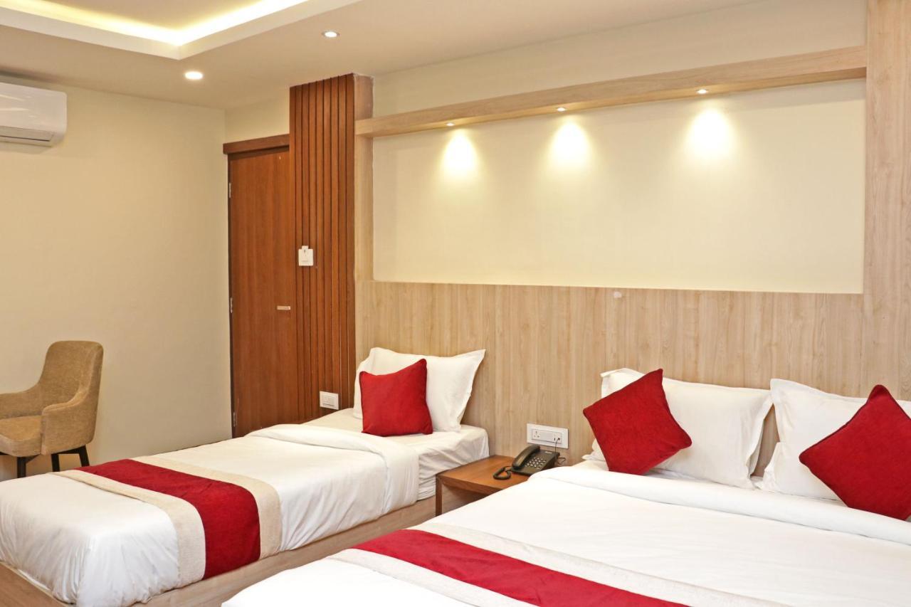 Hotel Nilakantha Pvt. Ltd Катманду Экстерьер фото