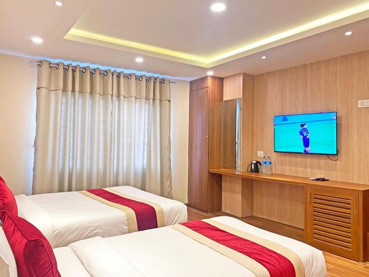 Hotel Nilakantha Pvt. Ltd Катманду Экстерьер фото