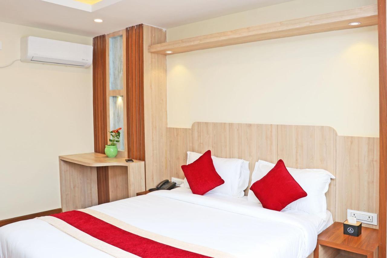 Hotel Nilakantha Pvt. Ltd Катманду Экстерьер фото