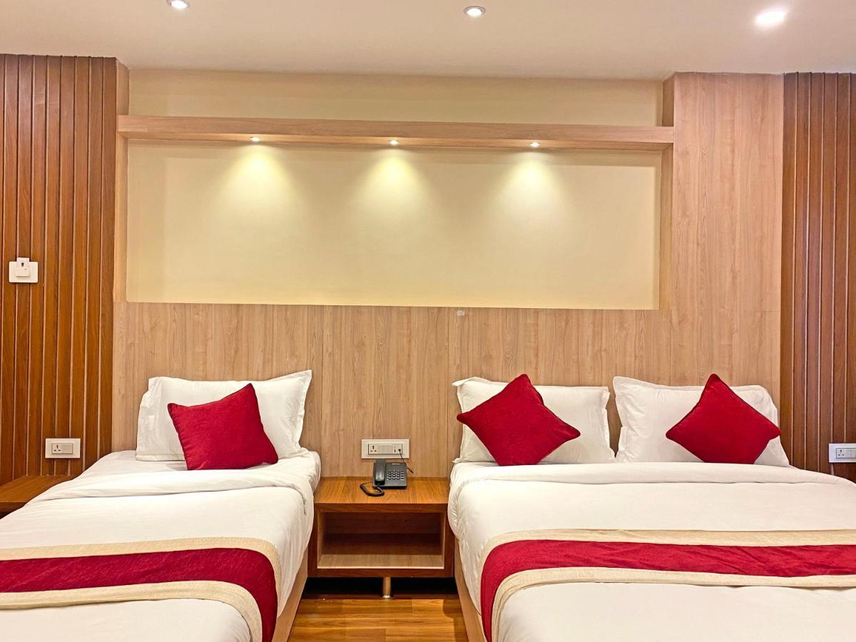 Hotel Nilakantha Pvt. Ltd Катманду Экстерьер фото