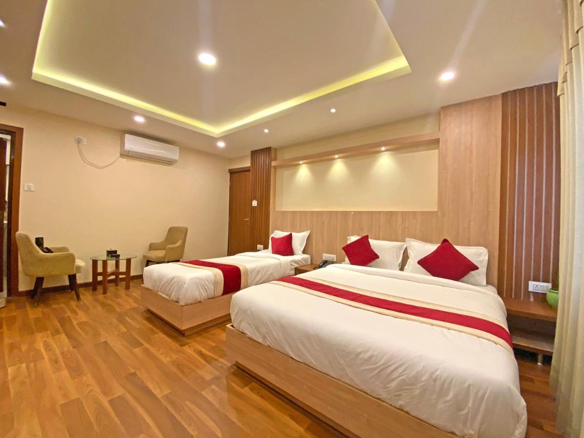 Hotel Nilakantha Pvt. Ltd Катманду Экстерьер фото