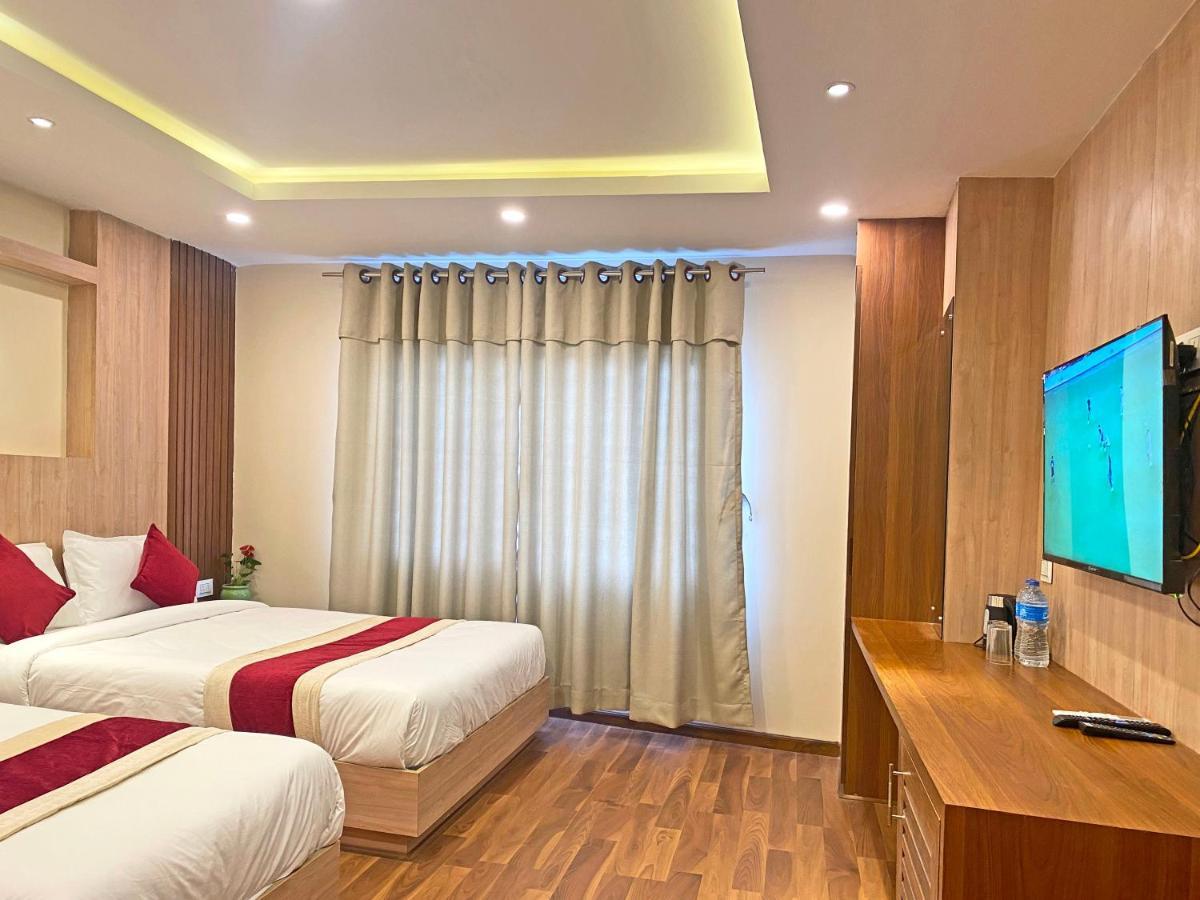 Hotel Nilakantha Pvt. Ltd Катманду Экстерьер фото