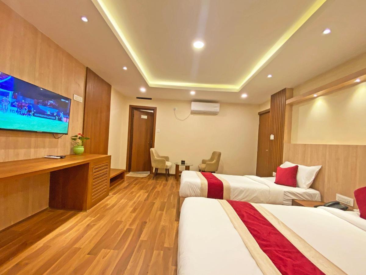 Hotel Nilakantha Pvt. Ltd Катманду Экстерьер фото