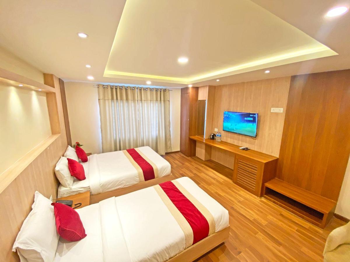 Hotel Nilakantha Pvt. Ltd Катманду Экстерьер фото