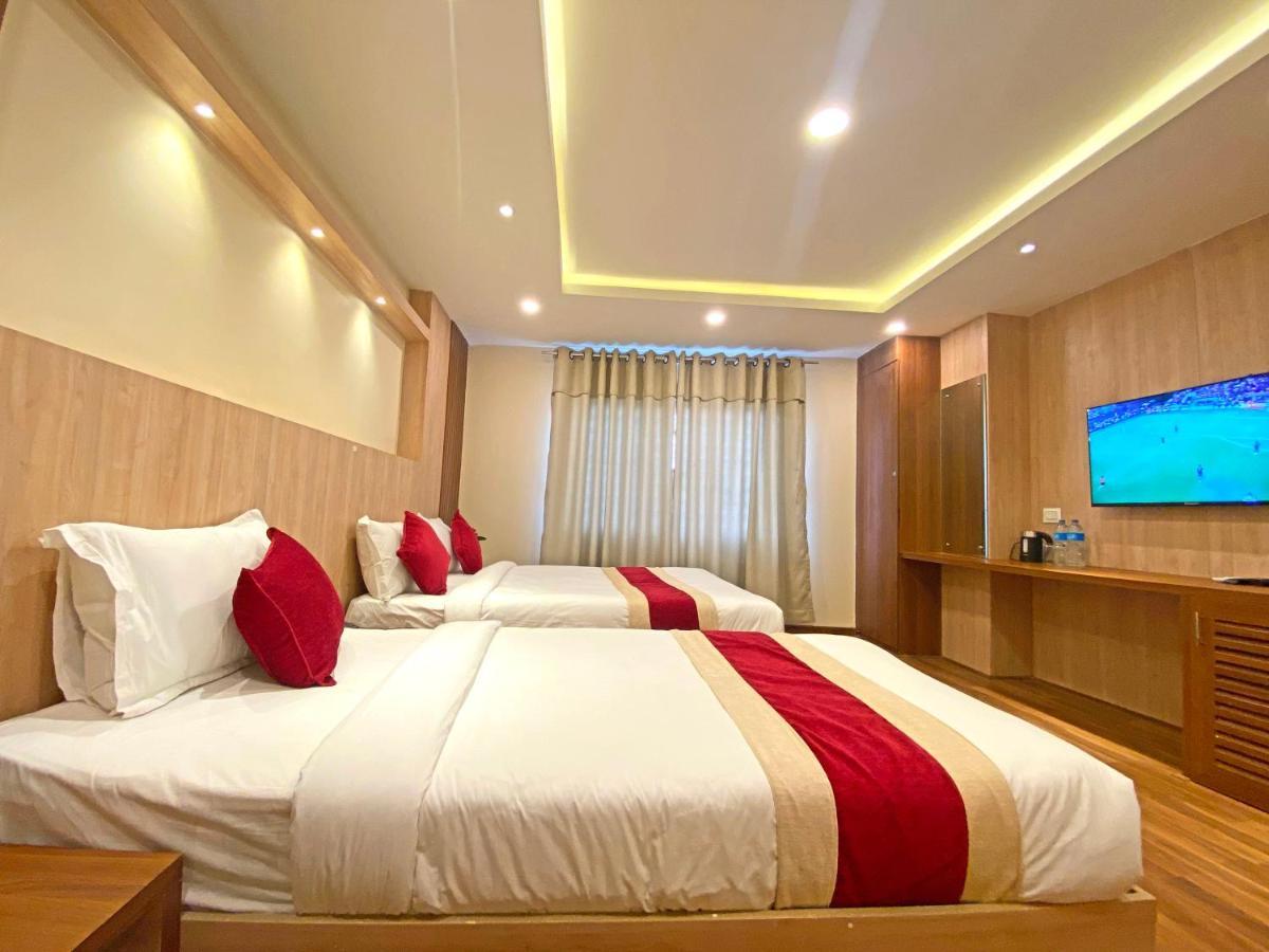 Hotel Nilakantha Pvt. Ltd Катманду Экстерьер фото