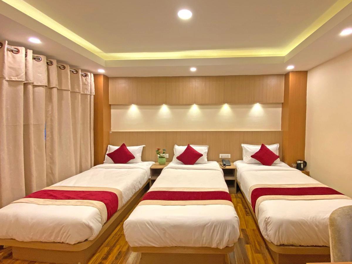 Hotel Nilakantha Pvt. Ltd Катманду Экстерьер фото