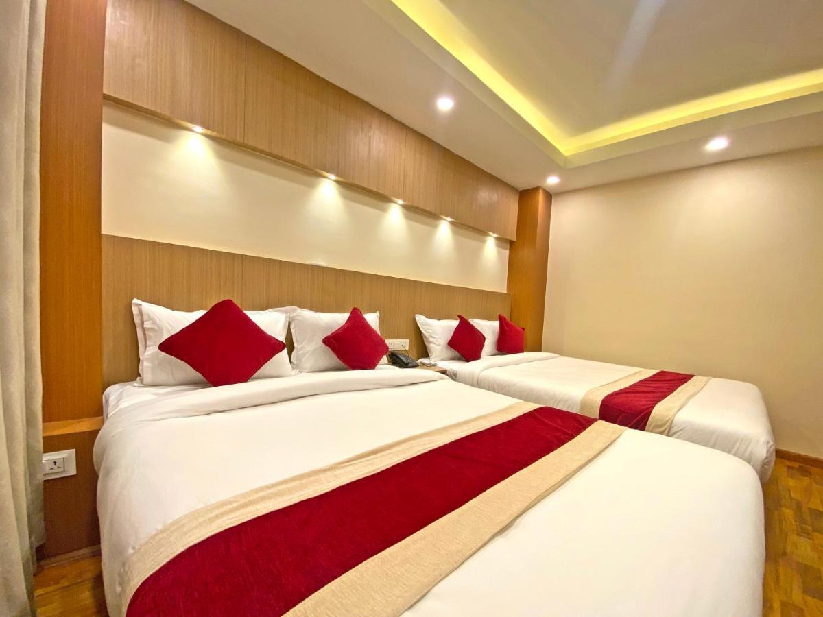 Hotel Nilakantha Pvt. Ltd Катманду Экстерьер фото