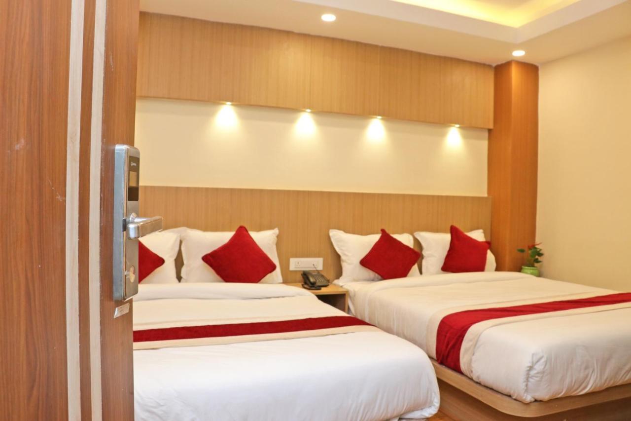 Hotel Nilakantha Pvt. Ltd Катманду Экстерьер фото
