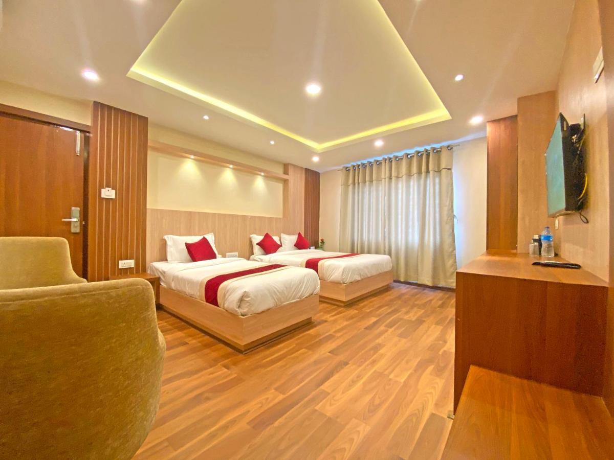Hotel Nilakantha Pvt. Ltd Катманду Экстерьер фото