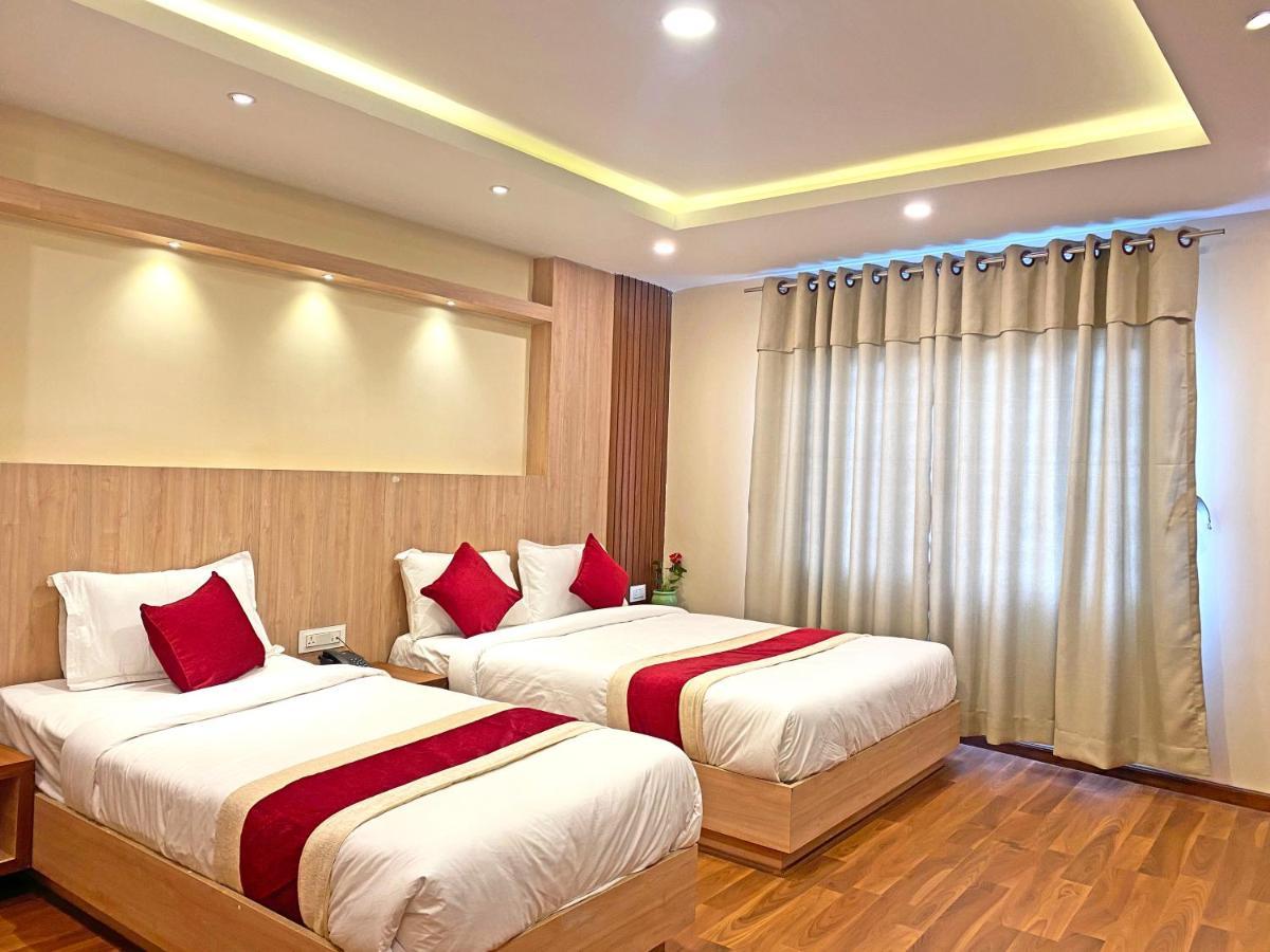 Hotel Nilakantha Pvt. Ltd Катманду Экстерьер фото
