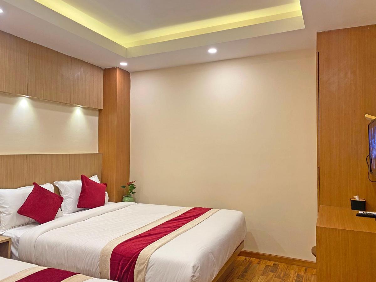 Hotel Nilakantha Pvt. Ltd Катманду Экстерьер фото