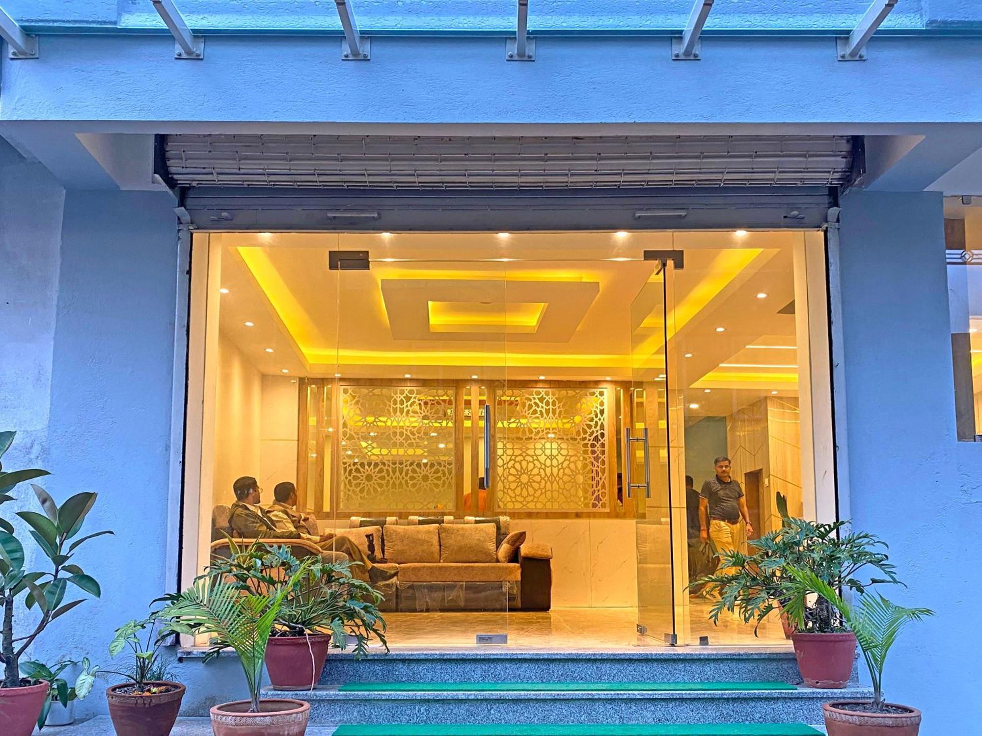Hotel Nilakantha Pvt. Ltd Катманду Экстерьер фото