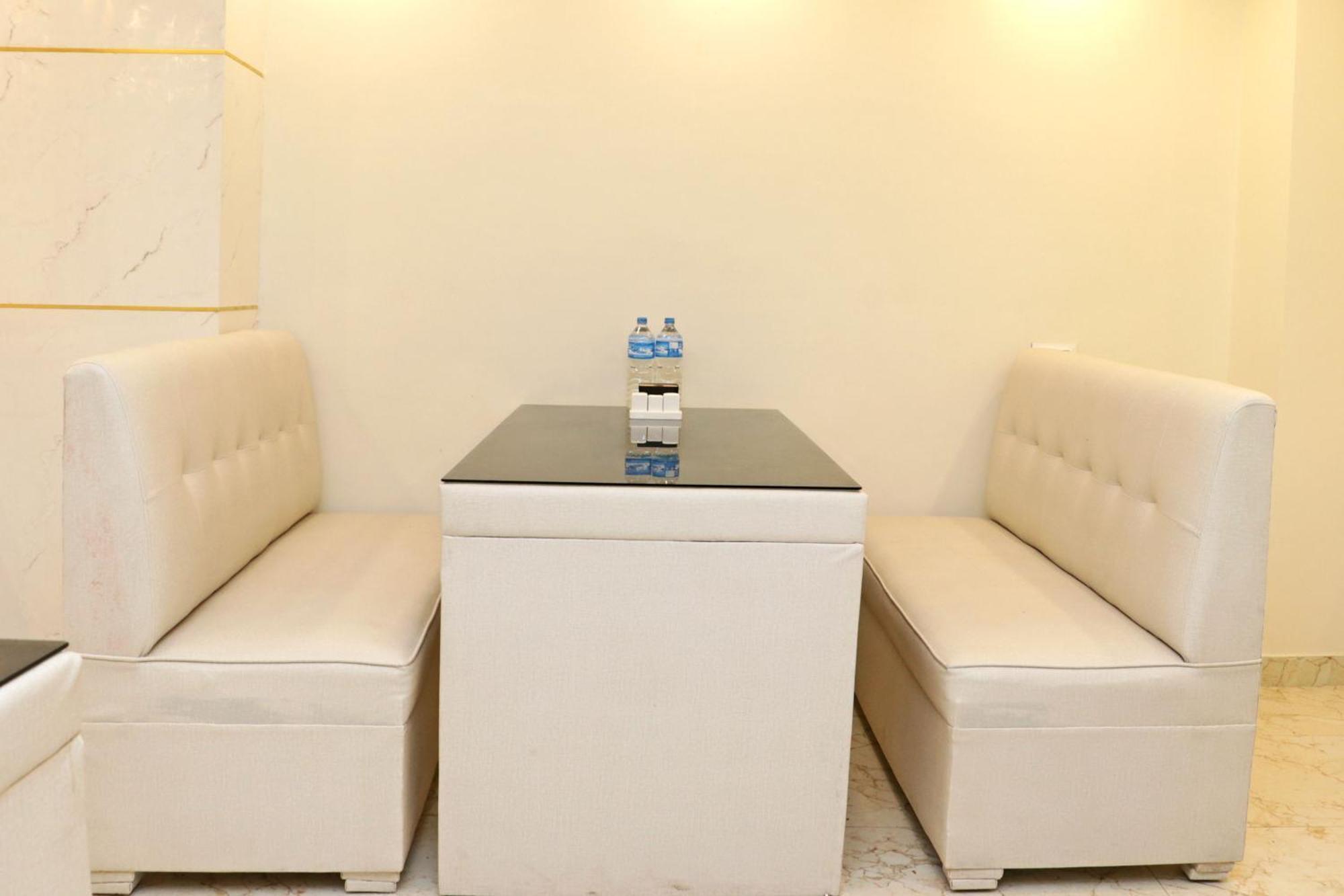 Hotel Nilakantha Pvt. Ltd Катманду Экстерьер фото