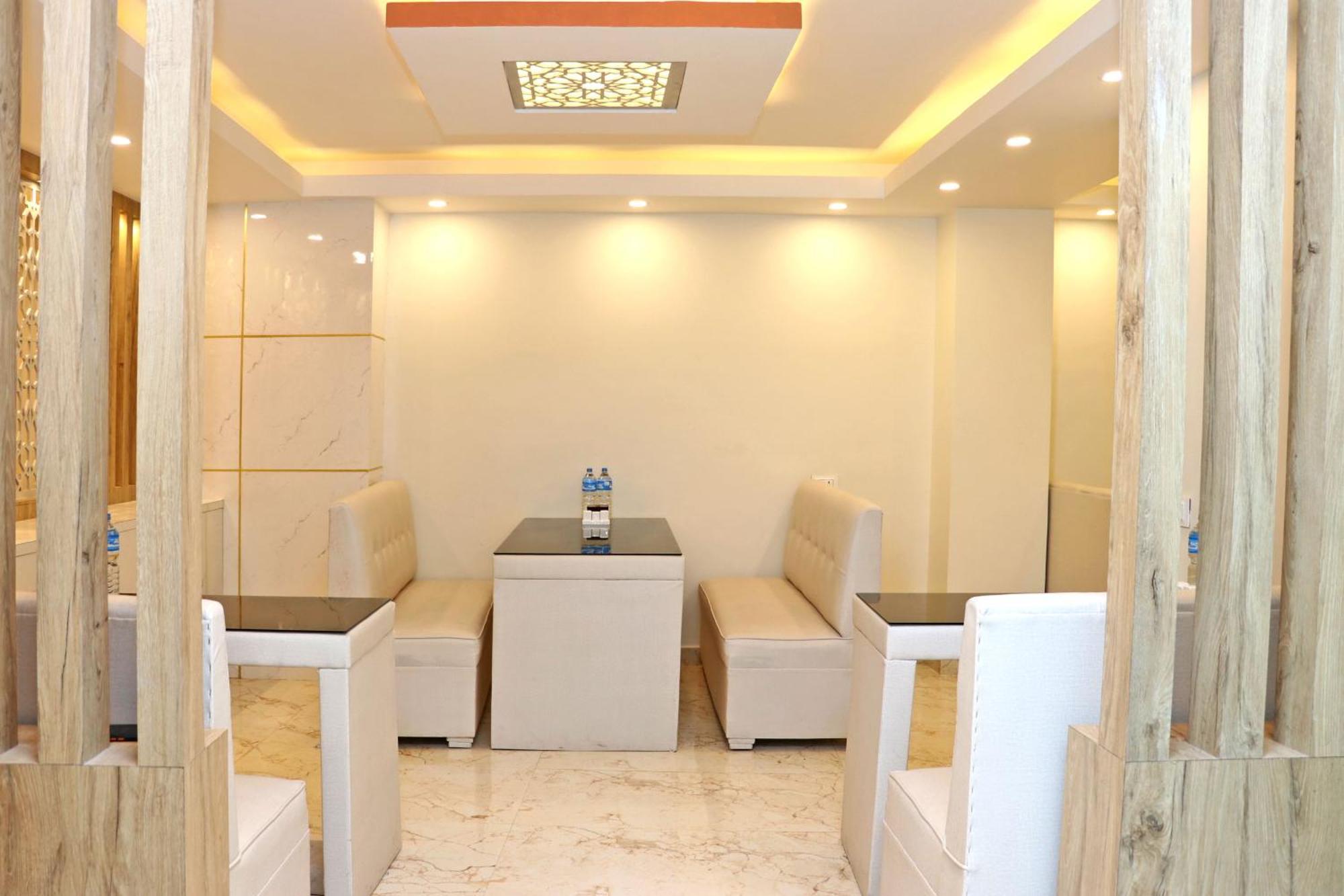 Hotel Nilakantha Pvt. Ltd Катманду Экстерьер фото