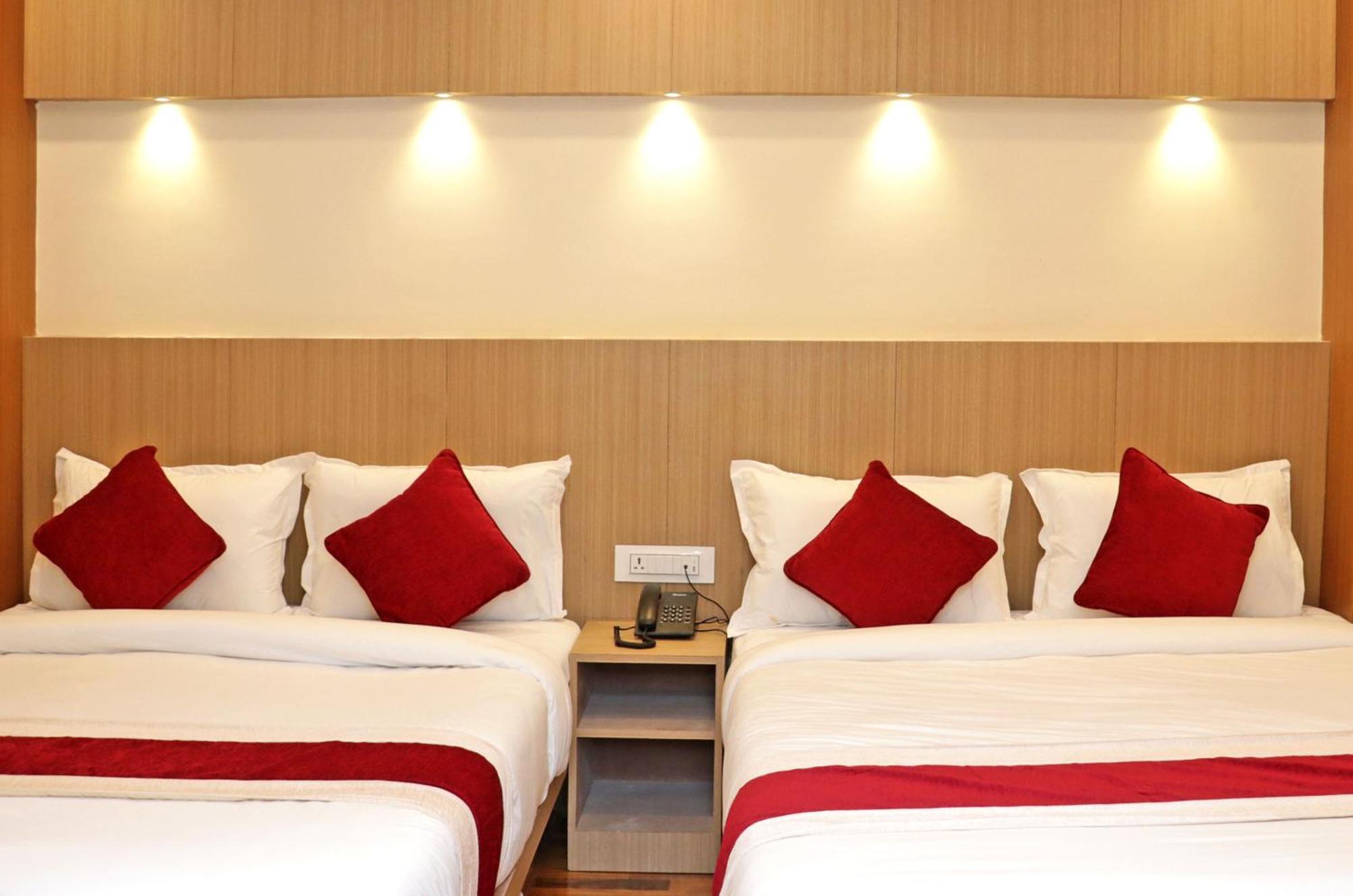 Hotel Nilakantha Pvt. Ltd Катманду Экстерьер фото