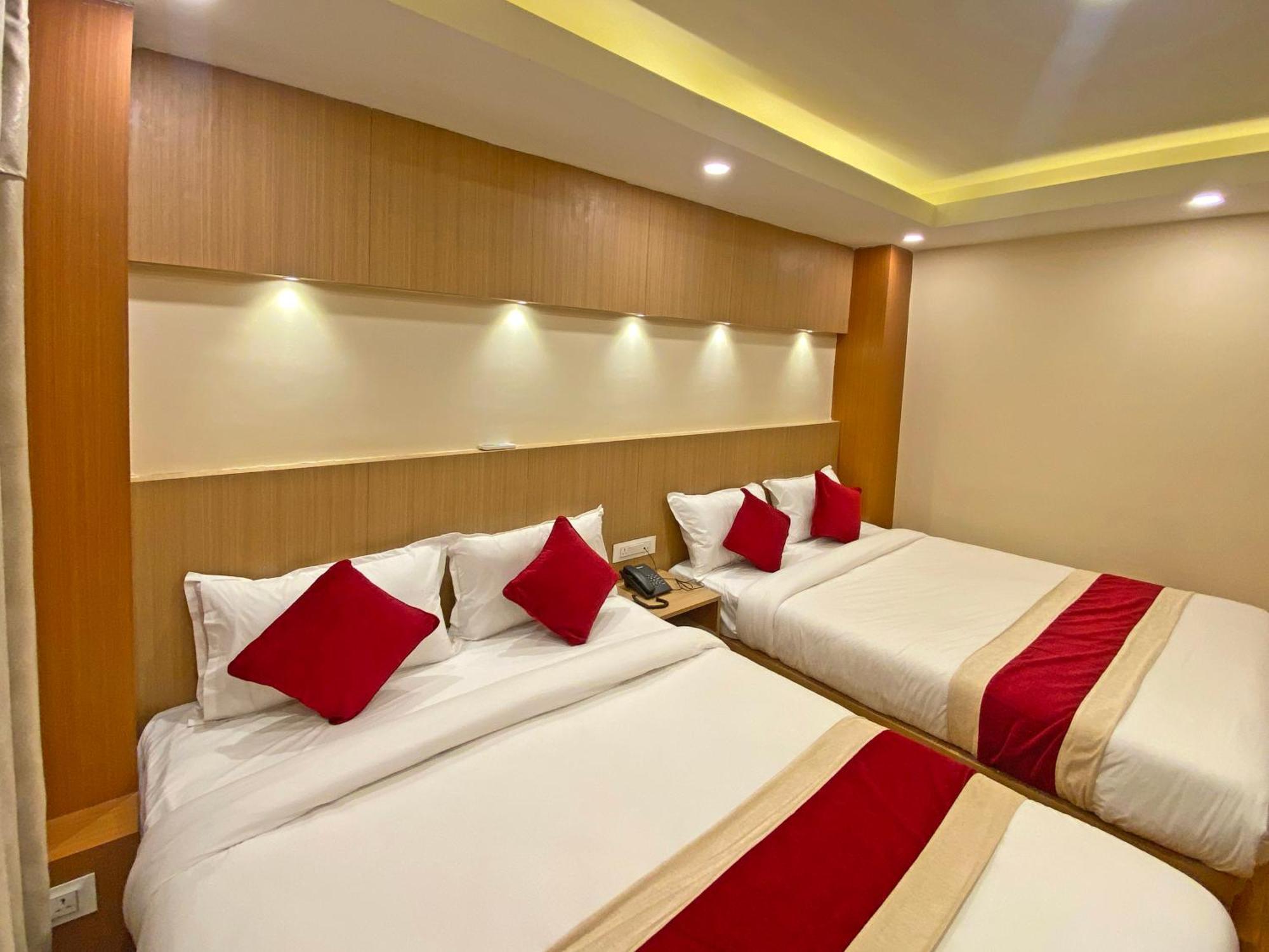 Hotel Nilakantha Pvt. Ltd Катманду Экстерьер фото